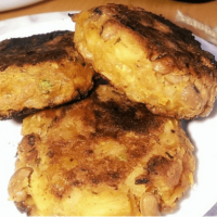 Ndambe Cakes -- Black eye peas and yuca