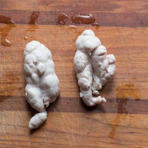 Trimming cooked lamb sweetbreads