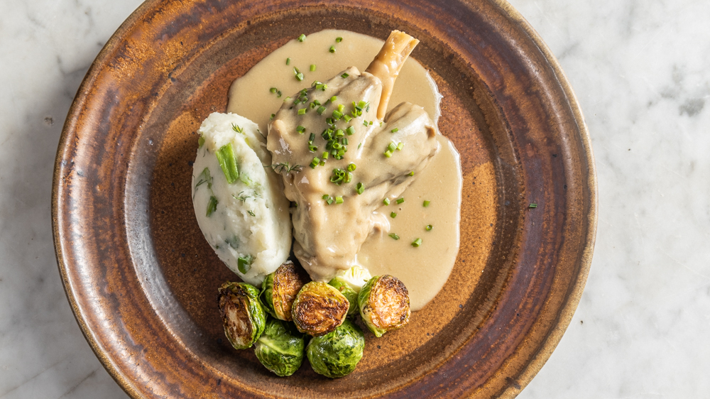 Lamb shanks with white wine garlic sauce